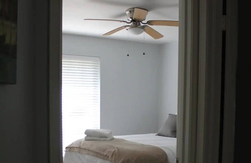 DeSoto House | Guest Quarters- Country in the City