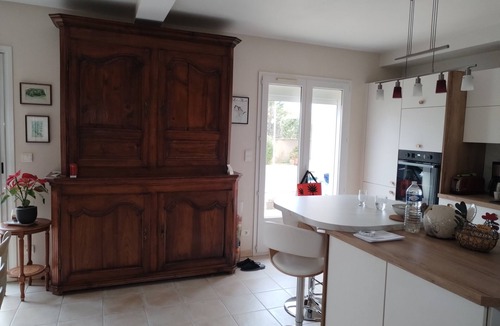 Saint-Hilaire-d'Ozilhan Bed & Breakfast | Guest Room in a Charming Provençal Village with Wi-Fi