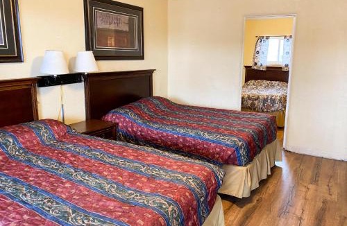 Cheyenne Hotel | Guest Ranch Motel