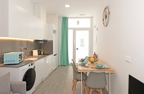 Poblats Maritims Apartment | Guest Ready- Modern Apartment near the beach