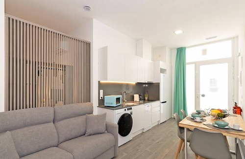 Poblats Maritims Apartment | Guest Ready- Modern Apartment near the beach