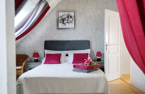 Saint-Meloir-des-Ondes Bed & Breakfast | Guest Room "La Cancalaise"