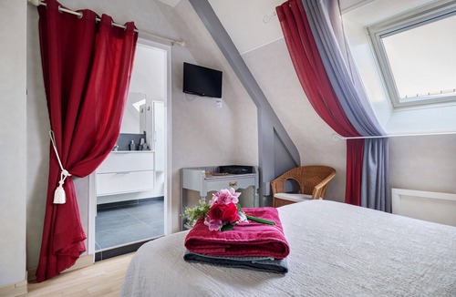 Saint-Meloir-des-Ondes Bed & Breakfast | Guest Room "La Cancalaise"