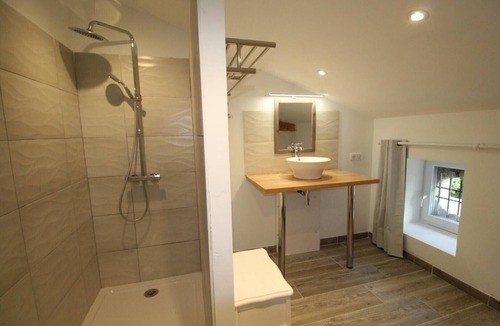 Saint-Alban-sous-Sampzon Bed & Breakfast | Guest Room “Chambre Virginie” with Shared Pool, Communal Garden, and Air Conditioning