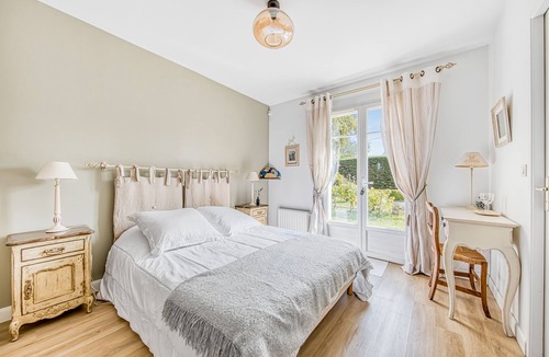 Blanquefort Bed & Breakfast | Guest Room Bastide De Mongiraud with Pool