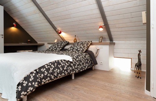 Arzano Bed & Breakfast | Guest Room 'Cassiopé' with Shared Pool, Terrace, and Wi-Fi