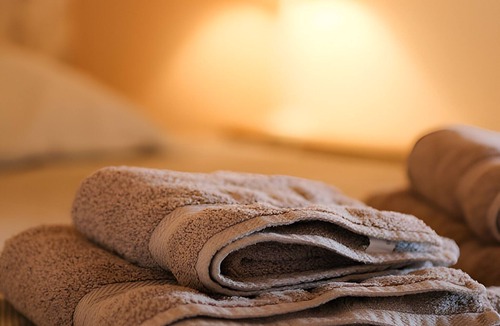 Les Epesses Bed & Breakfast | Guest Room “Castanea, Le Grenier” with Shared Terrace, Garden and Wi-Fi