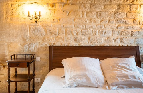 Coulombs Bed & Breakfast | Guest Room "Chambre Galopin" with Shared Garden and Wi-Fi