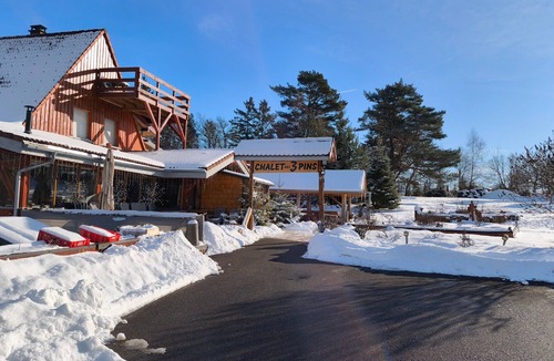 Plaine Bed & Breakfast | Guest Room 'Chalet Des 3 Pins - Vitamines' with Mountain View, Shared Terrace and Wi-Fi