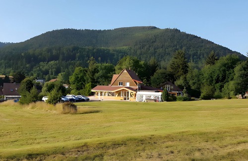 Plaine Bed & Breakfast | Guest Room 'Chalet Des 3 Pins - Vitamines' with Mountain View, Shared Terrace and Wi-Fi