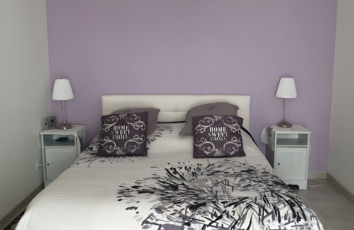 Mont-Dol Bed & Breakfast | Guest Room “Chambe Chanteloup” with Wi-Fi