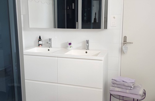 Mont-Dol Bed & Breakfast | Guest Room “Chambe Chanteloup” with Wi-Fi