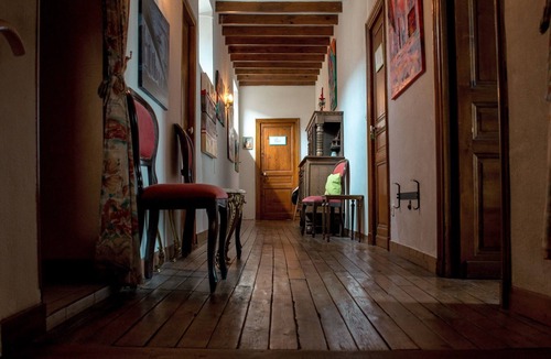Moux Bed & Breakfast | Guest Room “Chambre Dora - Relais De L'Alaric” with Shared Pool, Garden & Wi-Fi