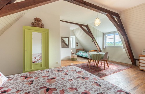Lagarde Bed & Breakfast | Guest Room 'Chambre Marie-Jo' with Mountain View, Shared Terrace & Wi-Fi