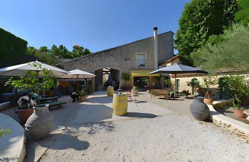 Bernis Bed & Breakfast | Guest Room 'Chambre Marcel Pagnol' with Shared Terrace, Wi-Fi and Air Conditioning