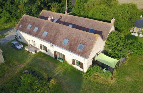 Durtal Bed & Breakfast | Guest Room 'Cocon' with Shared Garden and Wi-Fi