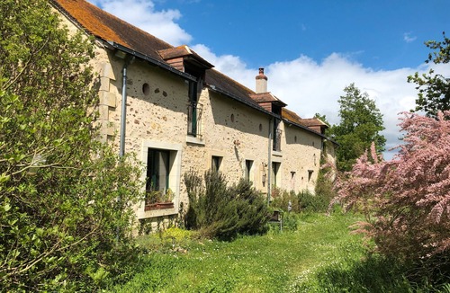 Durtal Bed & Breakfast | Guest Room 'Cocon' with Shared Garden and Wi-Fi