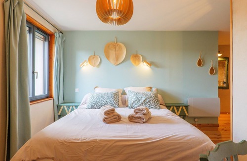 Saint-Remeze Bed & Breakfast | Guest Room “Côté Cour” with Large Shared Courtyard and Wi-Fi