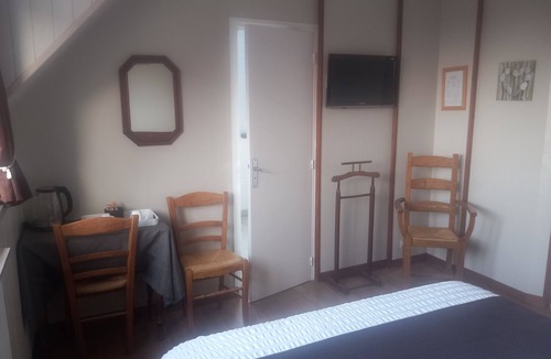Audinghen Bed & Breakfast | Guest Room "Ferme Des 4 Vents - Alizé" with Sea View and Wi-Fi