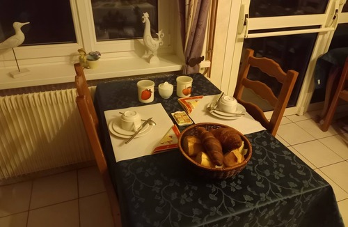 Audinghen Bed & Breakfast | Guest Room "Ferme Des 4 Vents - Alizé" with Sea View and Wi-Fi