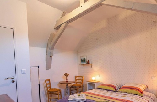 Chalonnes-sur-Loire Bed & Breakfast | Guest room in Chalonnes-sur-Loire with breakfast