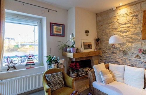 Chalonnes-sur-Loire Bed & Breakfast | Guest room in Chalonnes-sur-Loire with breakfast