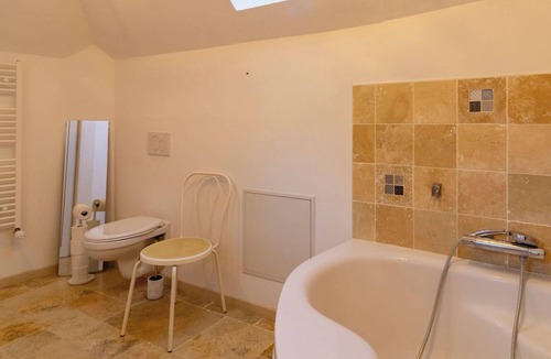 Chalonnes-sur-Loire Bed & Breakfast | Guest room in Chalonnes-sur-Loire with breakfast
