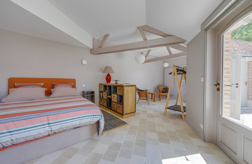 Faverolles-sur-Cher Bed & Breakfast | Guest Room “Entre Loire et Cher” with Private Heated Pool, Private Terrace & Wi-Fi