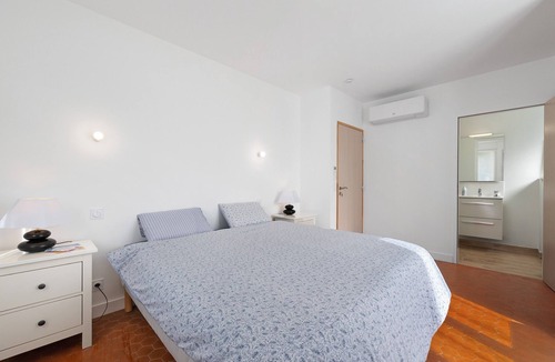 Olonne-sur-Mer Bed & Breakfast | Guest Room Sous le Pin "Room 2" with Shared Terrace, Wi-Fi, and Air Conditioning!