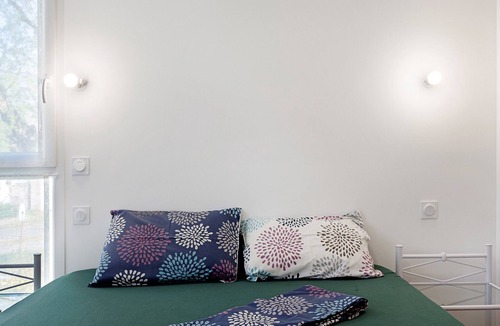 Olonne-sur-Mer Bed & Breakfast | Guest Room Sous le Pin "Room 3" with Shared Terrace, Wi-Fi and Air Conditioning!