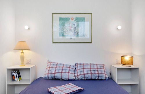 Olonne-sur-Mer Bed & Breakfast | Guest Room Sous le Pin "Room 4" with Shared Terrace, Wi-Fi, and Air Conditioning!