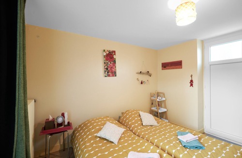 Neuvic Bed & Breakfast | Guest Room - La Bonbonnière