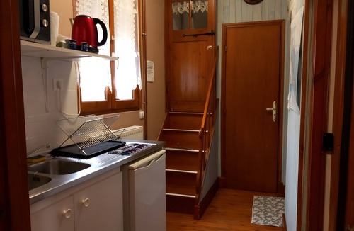 Abbeville Bed & Breakfast | Guest Room “La Chambre d’Alice” with Shared Terrace & Garden, Wi-Fi