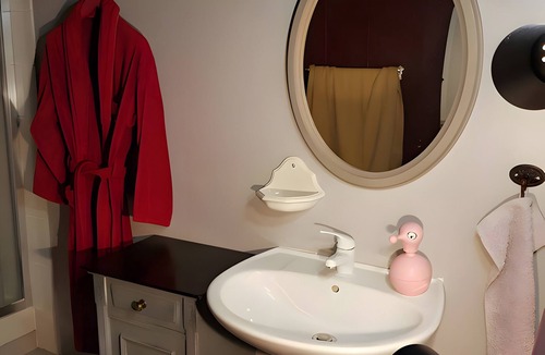Onnion Bed & Breakfast | Guest Room “La Chambre Kimono” with Garden View and Wi-Fi