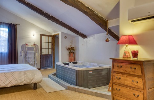 Faugeres Bed & Breakfast | Guest Room “La Forgerole” with Private Jacuzzi and Sauna