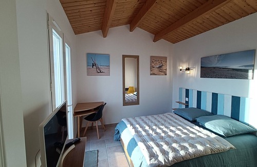 La Bree-les-Bains Bed & Breakfast | Guest Room - La Barjuline-The Studio for 4 Guests with Shared Pool
