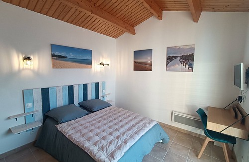 La Bree-les-Bains Bed & Breakfast | Guest Room - La Barjuline-The Studio for 4 Guests with Shared Pool