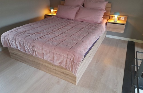 Sevremoine Bed & Breakfast | Guest Room "La Grande Rivière" with Shared Pool, Wi-Fi, and Air Conditioning