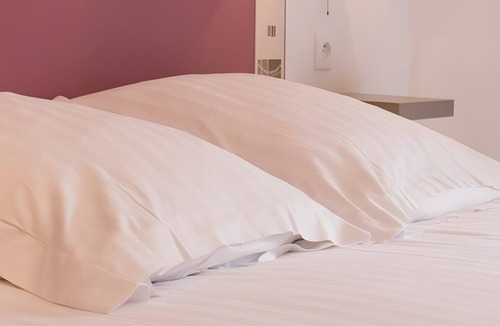 Riols Bed & Breakfast | Guest Room “La Libellule - Room No.3” with Mountain View, Shared Terrace, and Wi-Fi