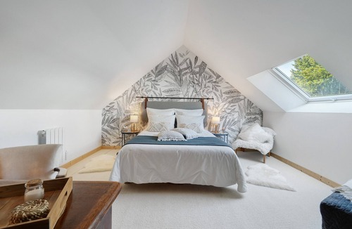 Savenay Bed & Breakfast | Guest Room "La P’tite Caudalie" with Private Terrace, Shared Garden and Wi-Fi