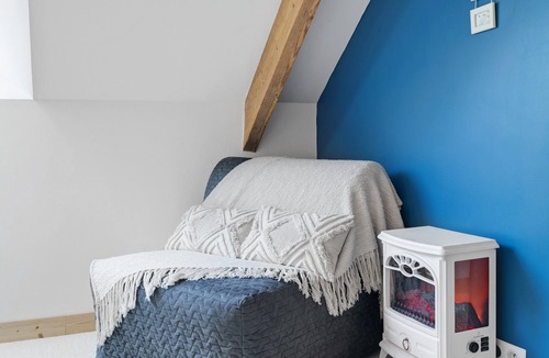 Savenay Bed & Breakfast | Guest Room "La P’tite Caudalie" with Private Terrace, Shared Garden and Wi-Fi