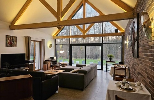 Longvilliers Bed & Breakfast | Guest Room “Le Relais Du Lavoir - La Rémarde” with Pool, Terrace and Wi-Fi