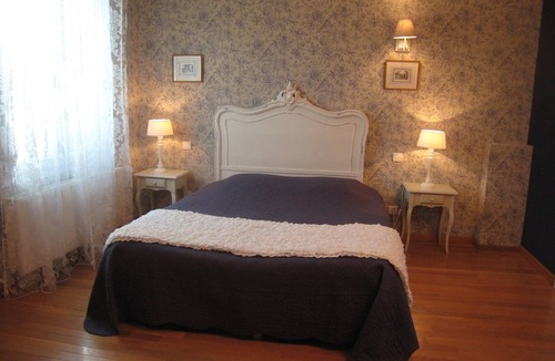 Charny-sur-Meuse Bed & Breakfast | Guest Room “Les Charmilles - Blue Room”