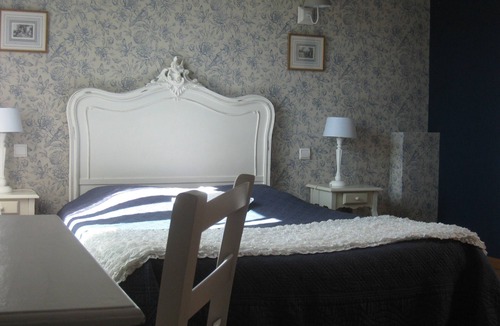 Charny-sur-Meuse Bed & Breakfast | Guest Room “Les Charmilles - Blue Room”