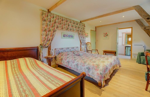 Boisgervilly Bed & Breakfast | Guest Room 'Les Hortensias Roses'