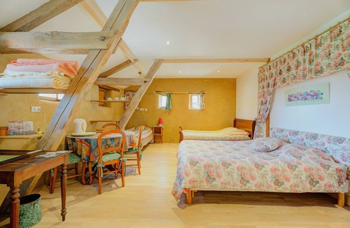 Boisgervilly Bed & Breakfast | Guest Room 'Les Hortensias Roses'