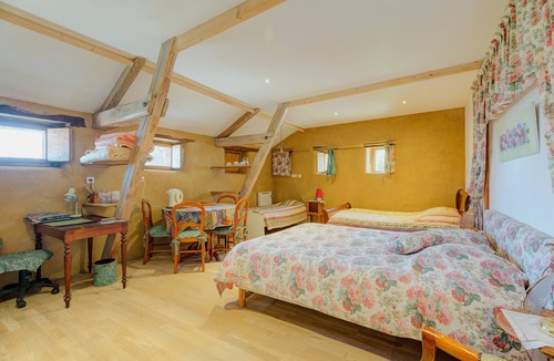Boisgervilly Bed & Breakfast | Guest Room 'Les Hortensias Roses'