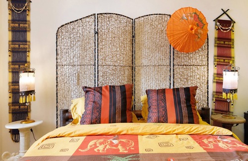 Saint-Michel-Mont-Mercure Bed & Breakfast | Guest Room 'Les Philous Gourmands - Thailand' with Private Garden and Wi-Fi