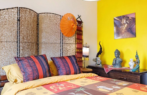 Saint-Michel-Mont-Mercure Bed & Breakfast | Guest Room 'Les Philous Gourmands - Thailand' with Private Garden and Wi-Fi