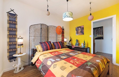Saint-Michel-Mont-Mercure Bed & Breakfast | Guest Room 'Les Philous Gourmands - Thailand' with Private Garden and Wi-Fi